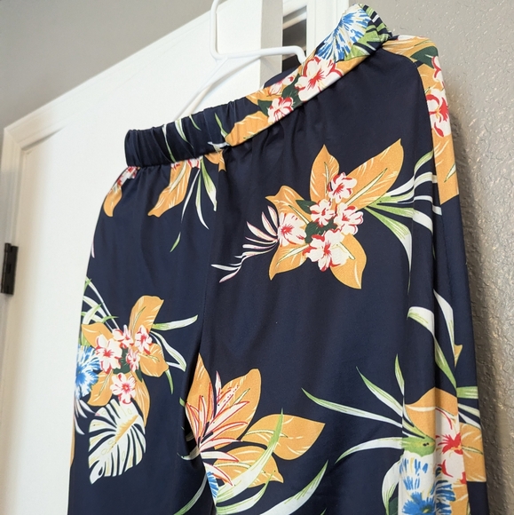Women's floral stretchy pants M - Picture 2 of 3